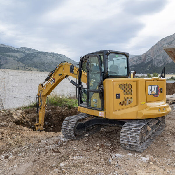 Noleggio Mini Escavatore CAT 308 cingolato