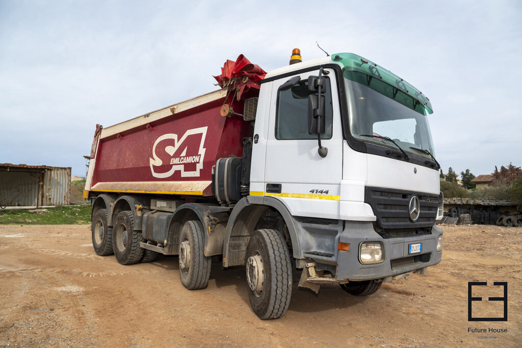 Noleggio Camion Movimentazione Terra