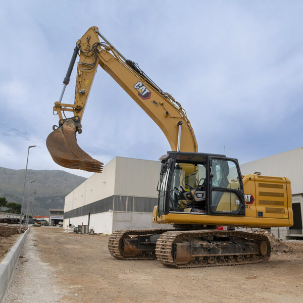 Noleggio Escavatore CAT 323
